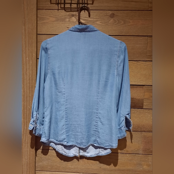 Denim-looking button down shirt - Picture 2 of 2